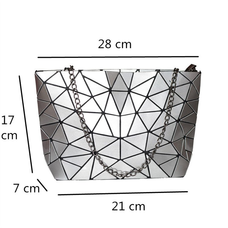 geometric color changing purse 2023